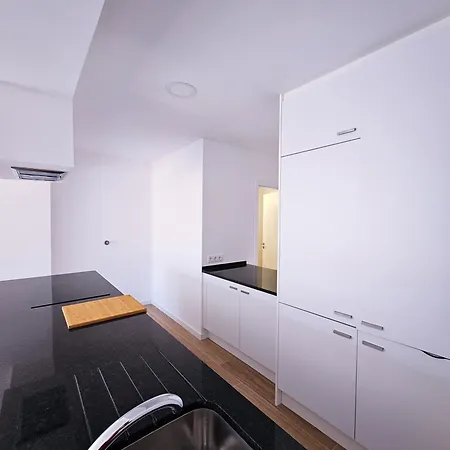 Апартаменты Carmo Center 2 *